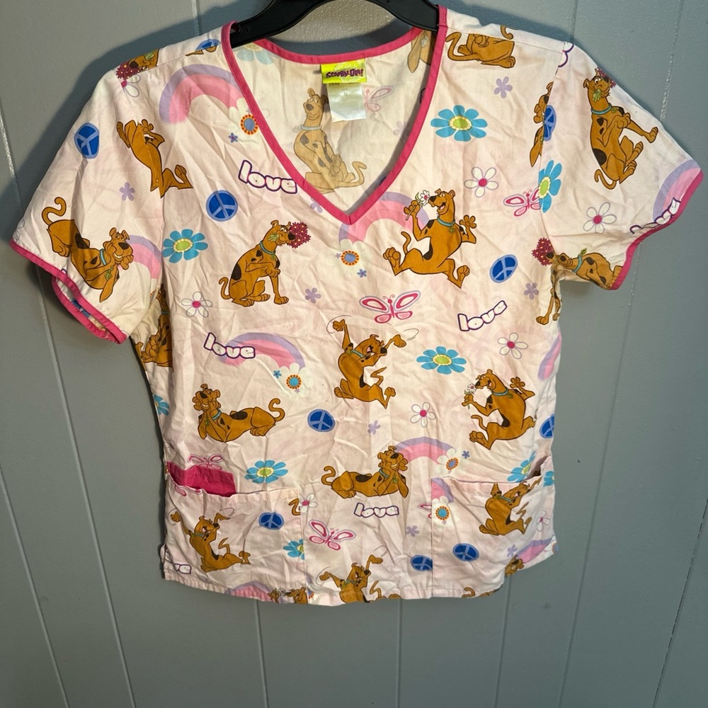 Source Unknown Pink Scoop-Neck Scrub Top with Scooby-Doo Print
